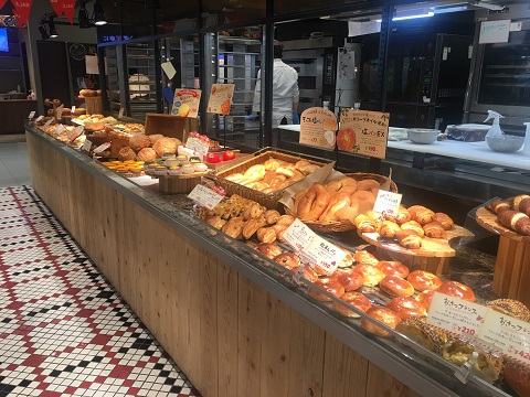 店頭で販売されているパン