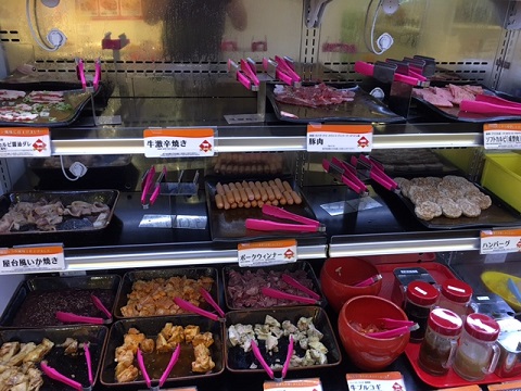 すたみな太郎堀之内店の食べ放題の肉の棚
